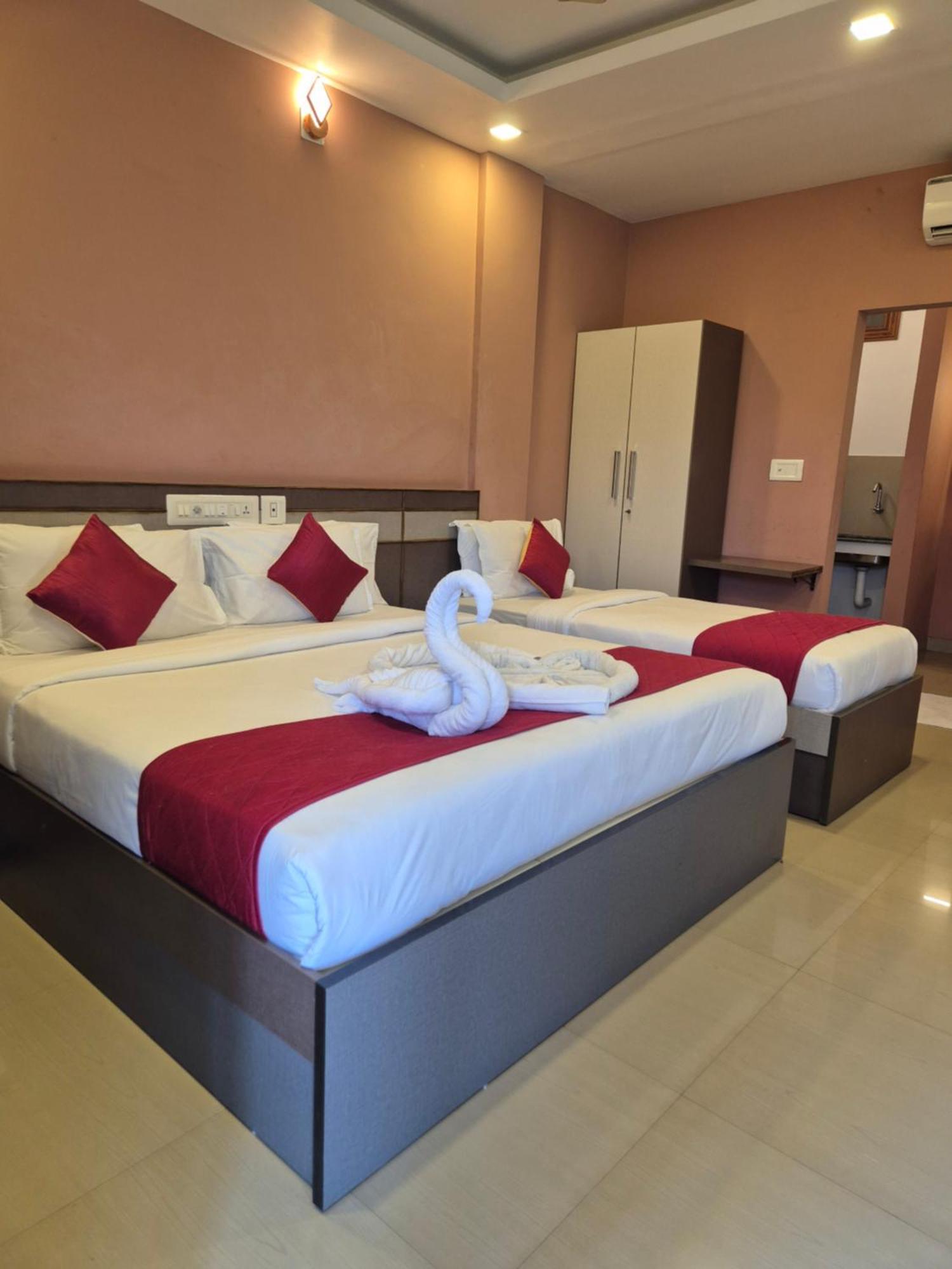 Alfa Inn Недумбасери Екстериор снимка