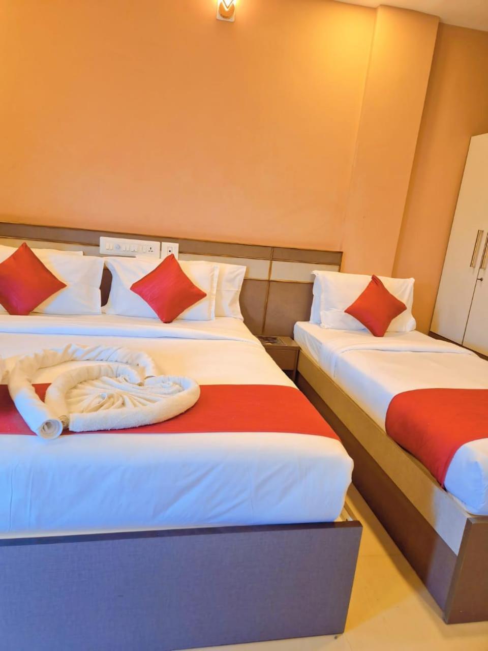 Alfa Inn Недумбасери Екстериор снимка