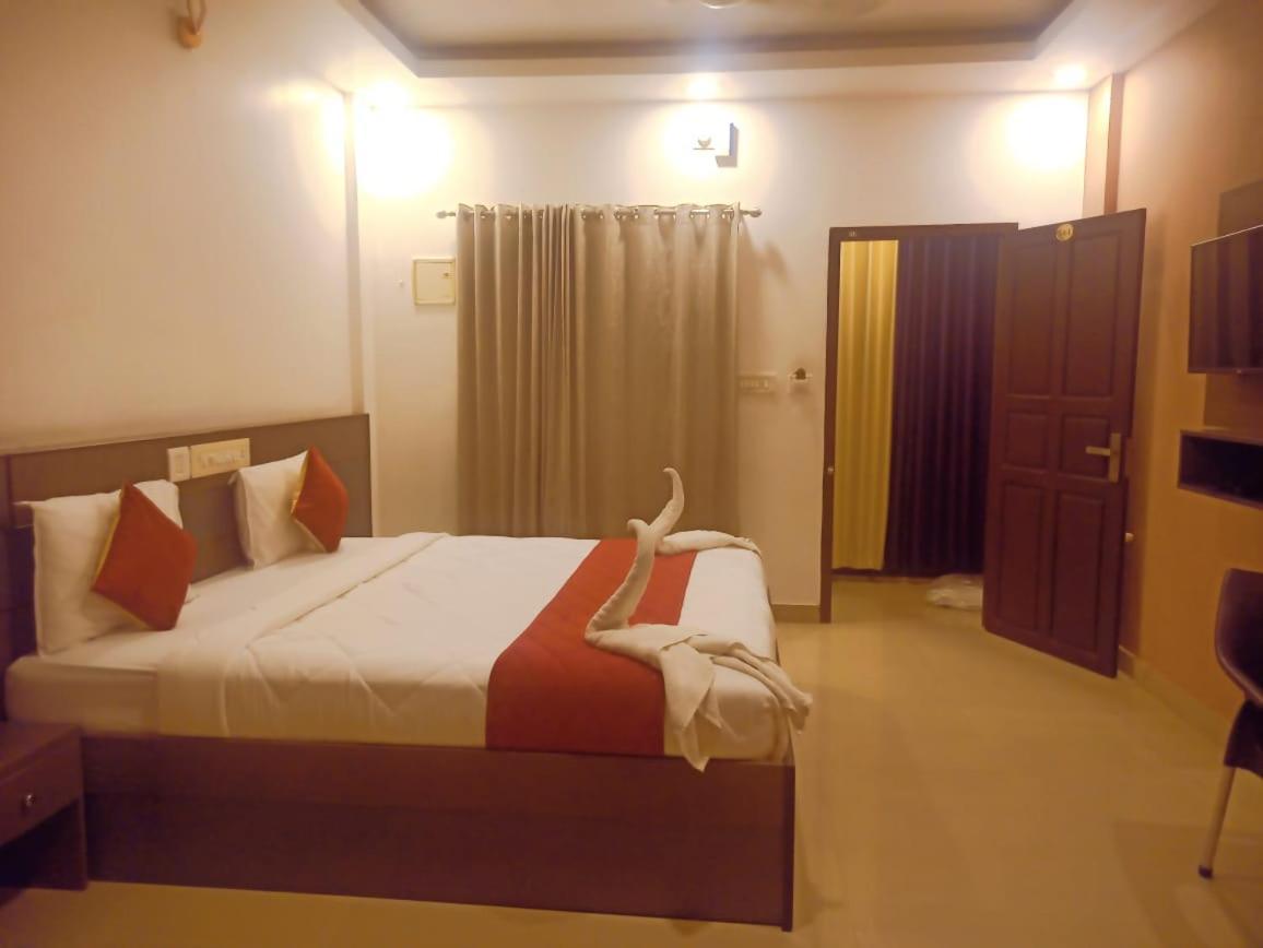Alfa Inn Недумбасери Екстериор снимка