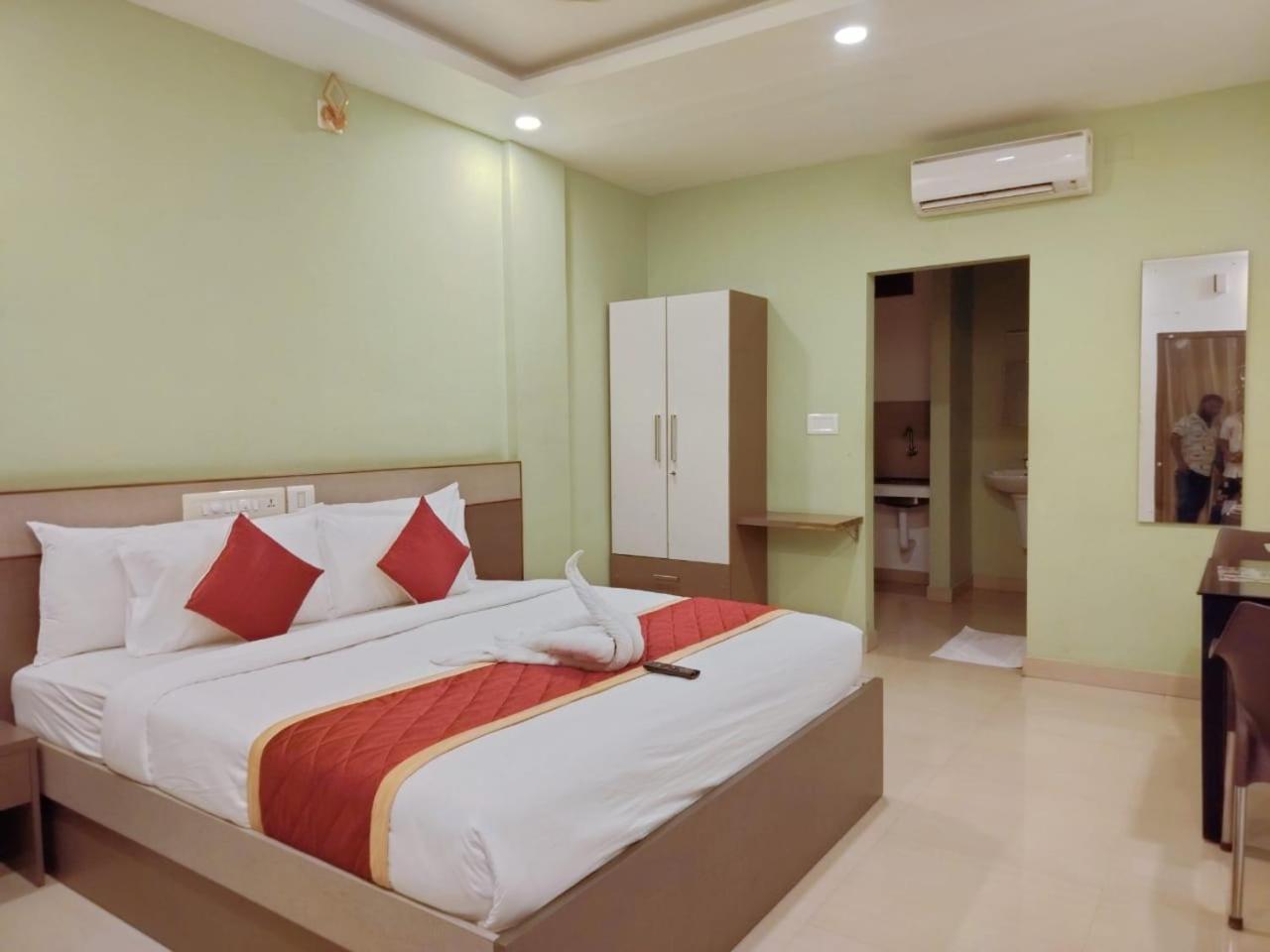 Alfa Inn Недумбасери Екстериор снимка