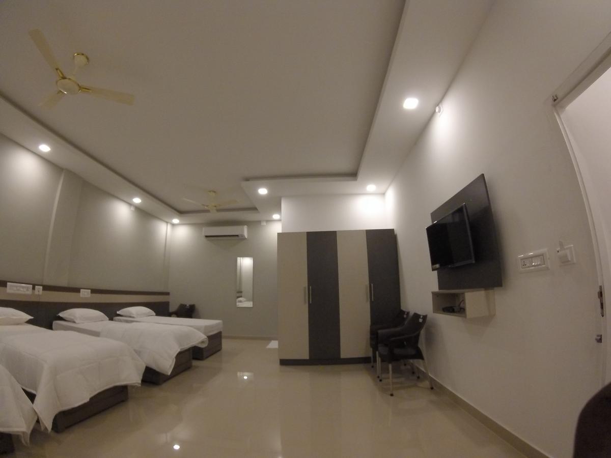 Alfa Inn Недумбасери Екстериор снимка