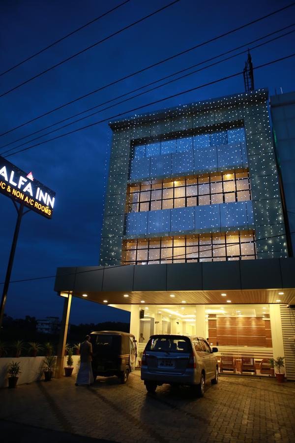 Alfa Inn Недумбасери Екстериор снимка