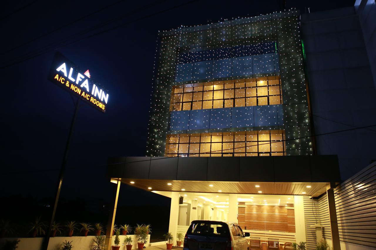 Alfa Inn Недумбасери Екстериор снимка
